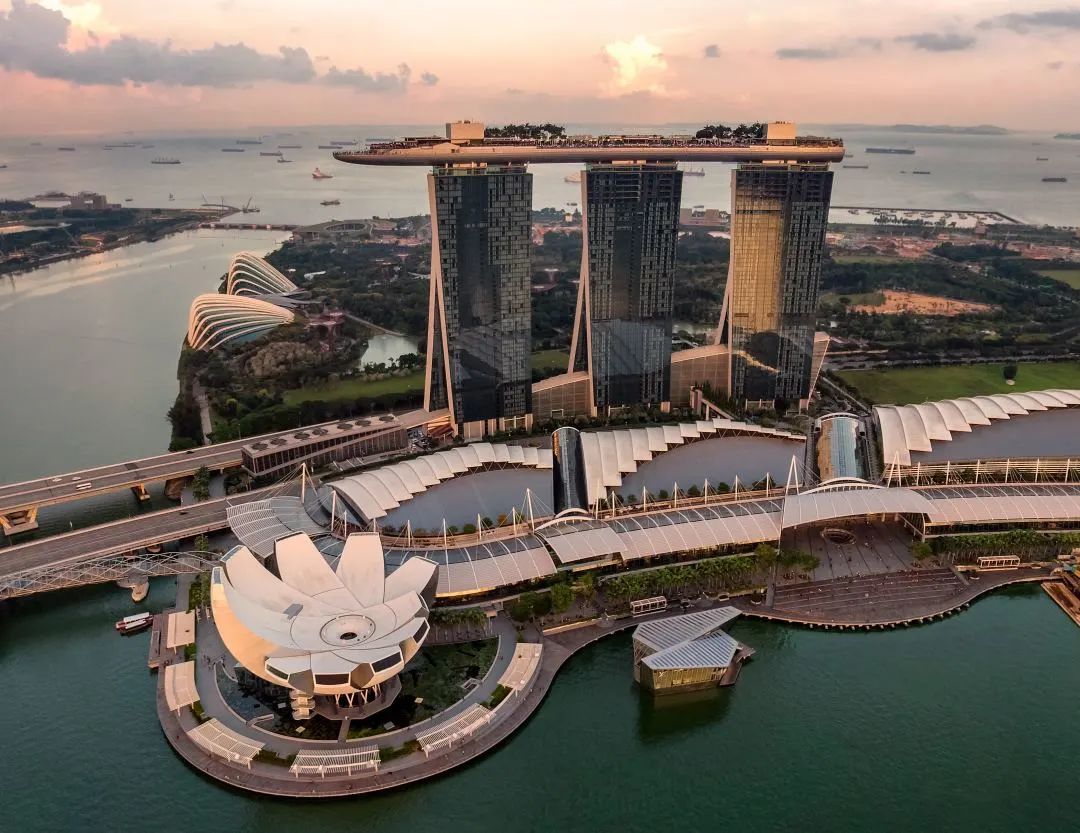 為何全球精英都青睞湧向新加坡？