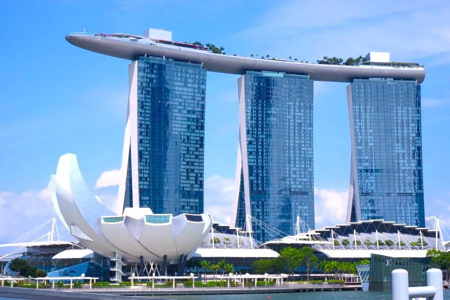 To expand the blue ocean of wealth, why choose Singapore?