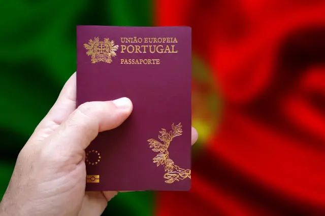 Postponed coup d'état, Portugal's president vetoes golden visa shutdown bill