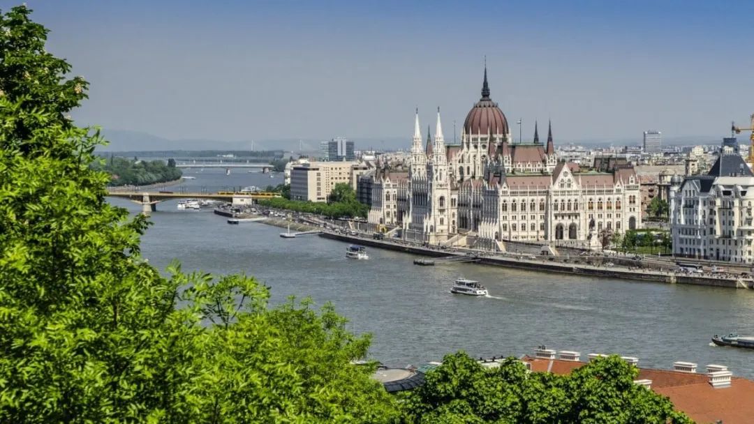 These two “cold” cities in Portugal have become the best place to retire in Europe!